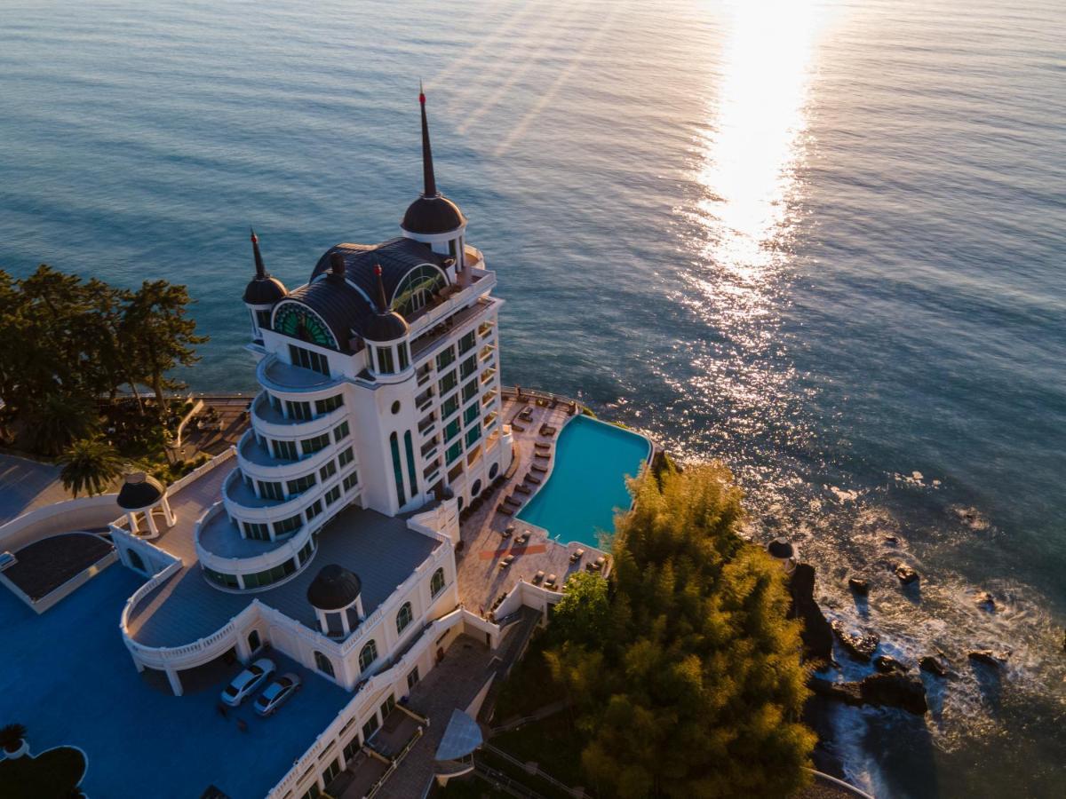 Castello Mare All Inclusive Resort Батуми Екстериор снимка