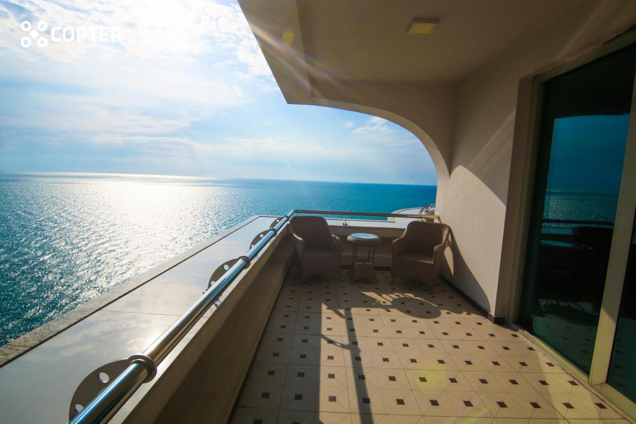 Castello Mare All Inclusive Resort Батуми Екстериор снимка