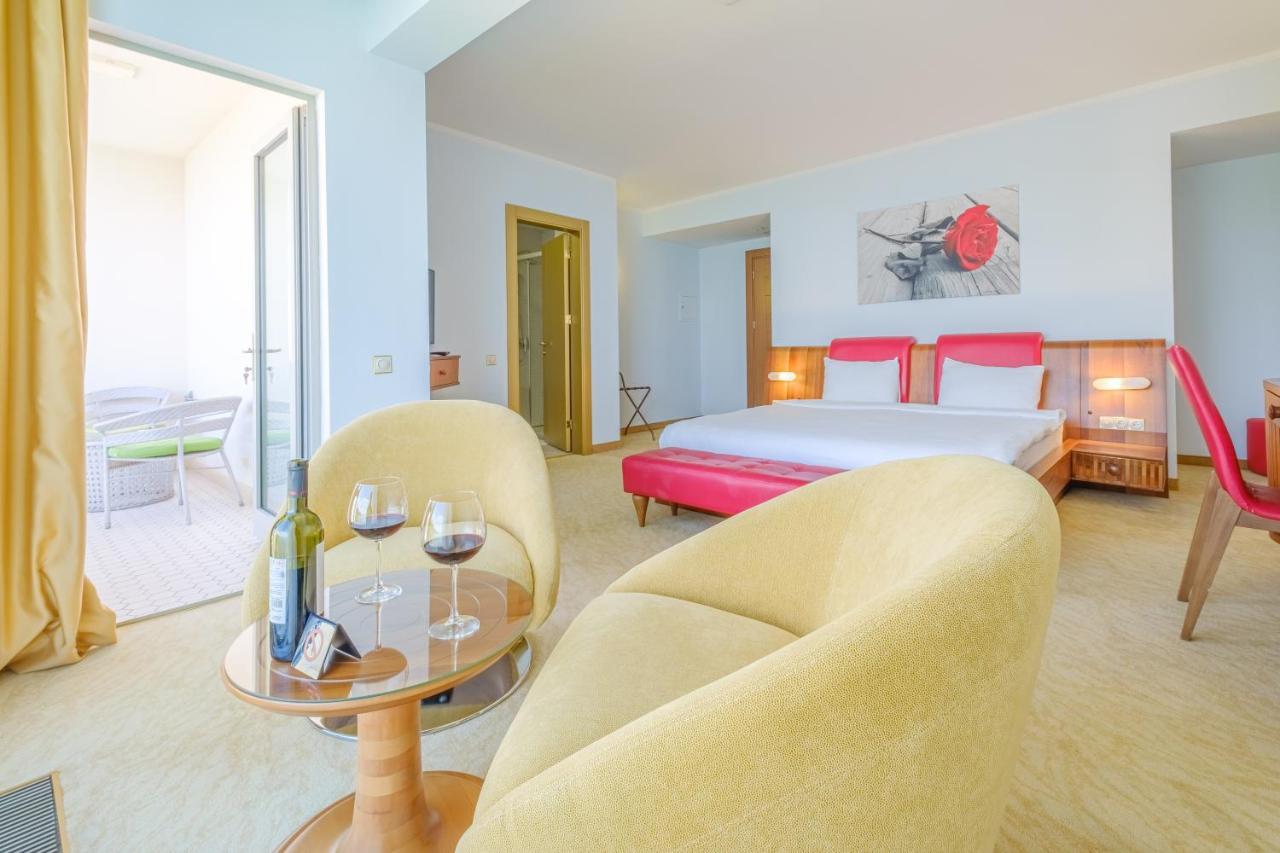 Castello Mare All Inclusive Resort Батуми Екстериор снимка