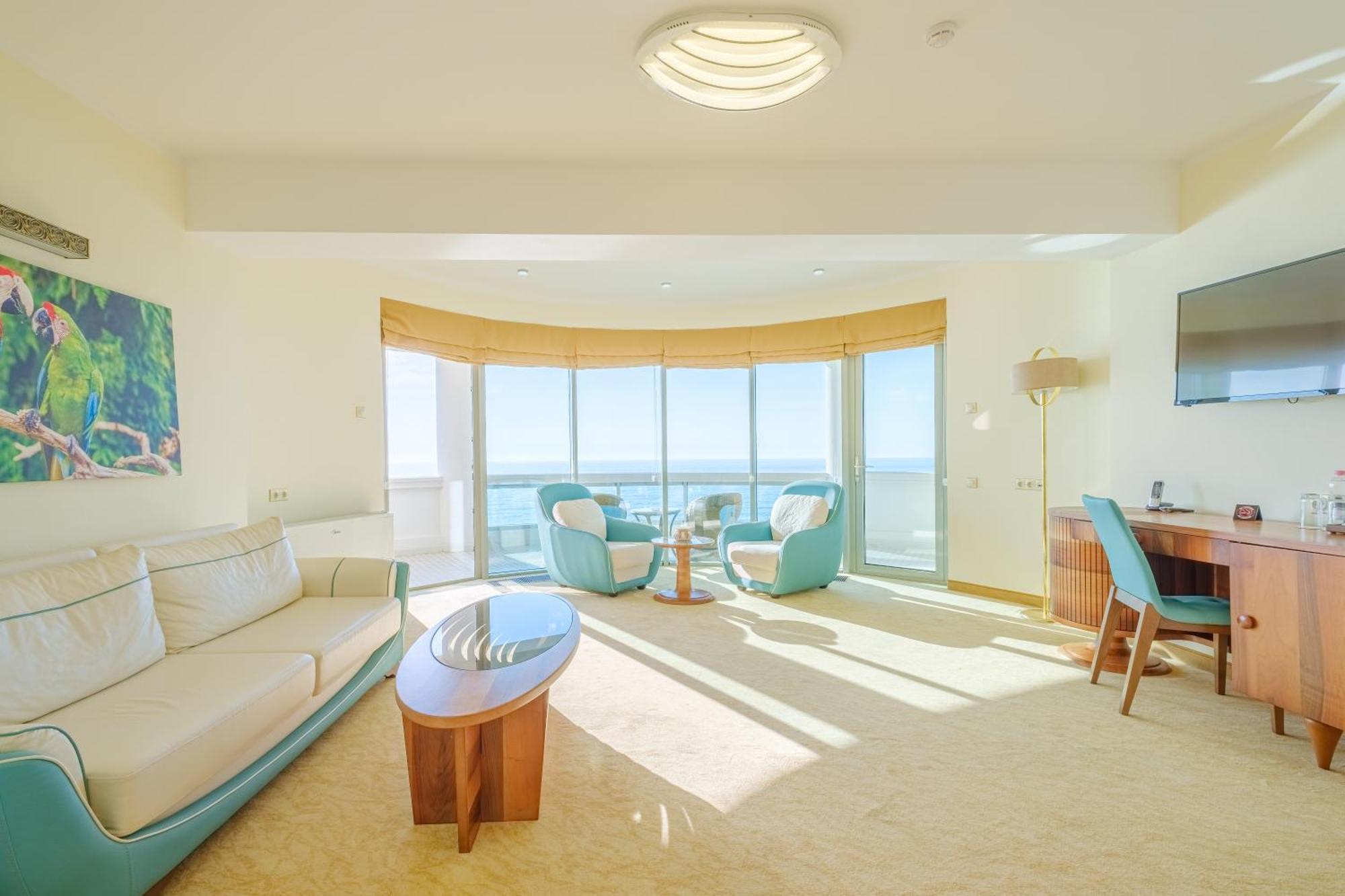 Castello Mare All Inclusive Resort Батуми Екстериор снимка