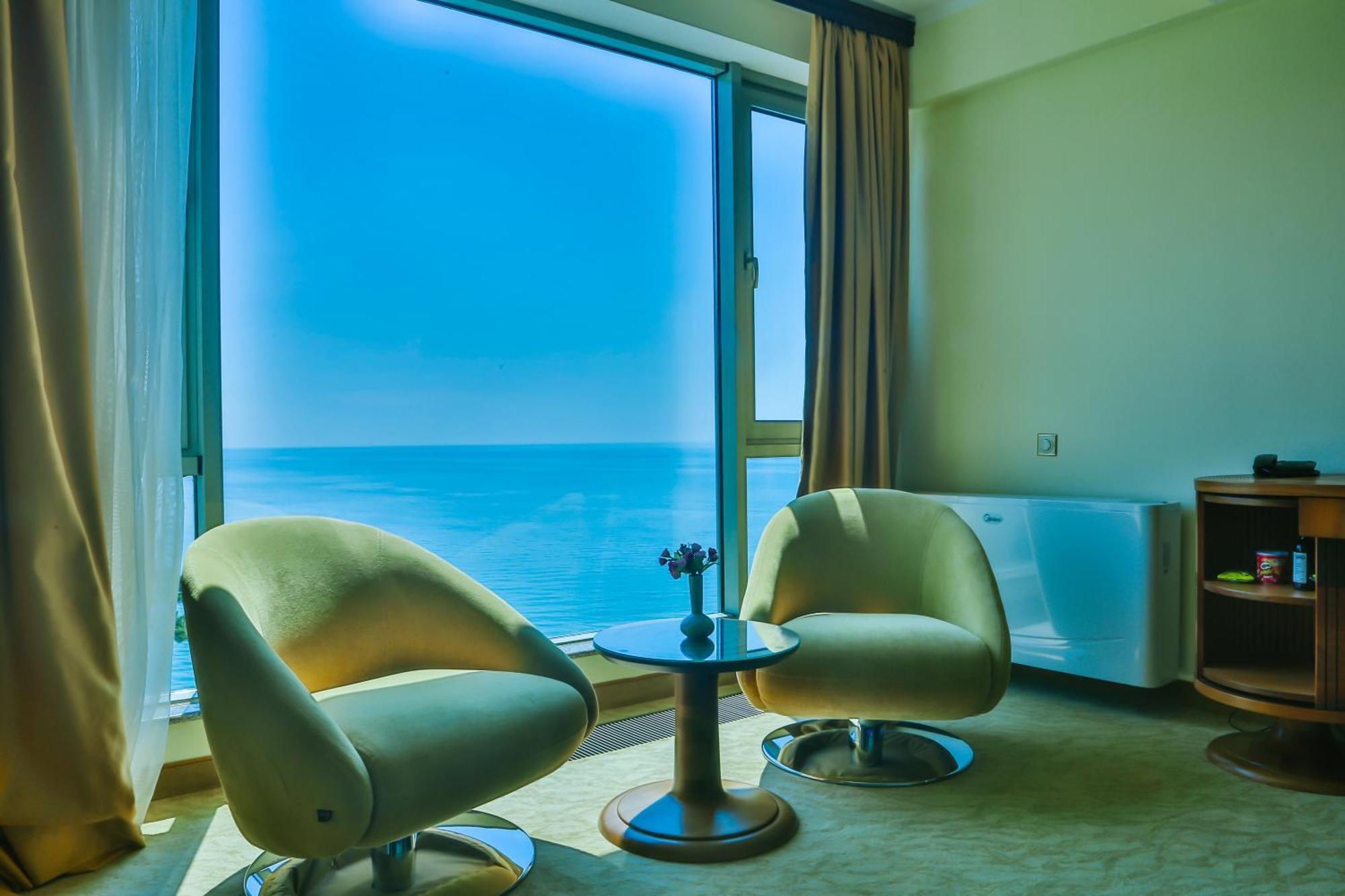 Castello Mare All Inclusive Resort Батуми Екстериор снимка