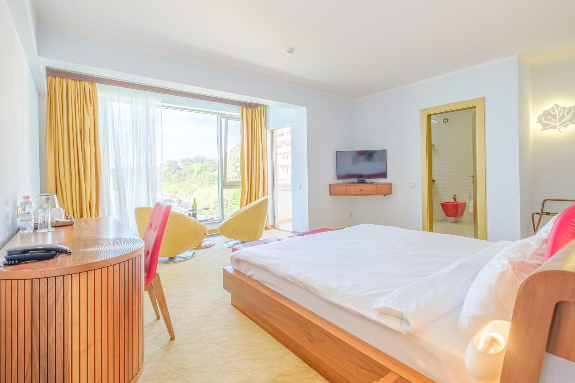 Castello Mare All Inclusive Resort Батуми Екстериор снимка